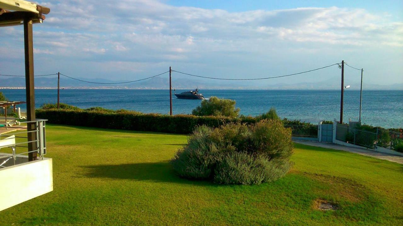 Beautiful House By The Sea,Loutraki Skaloma.ヴィラ エクステリア 写真