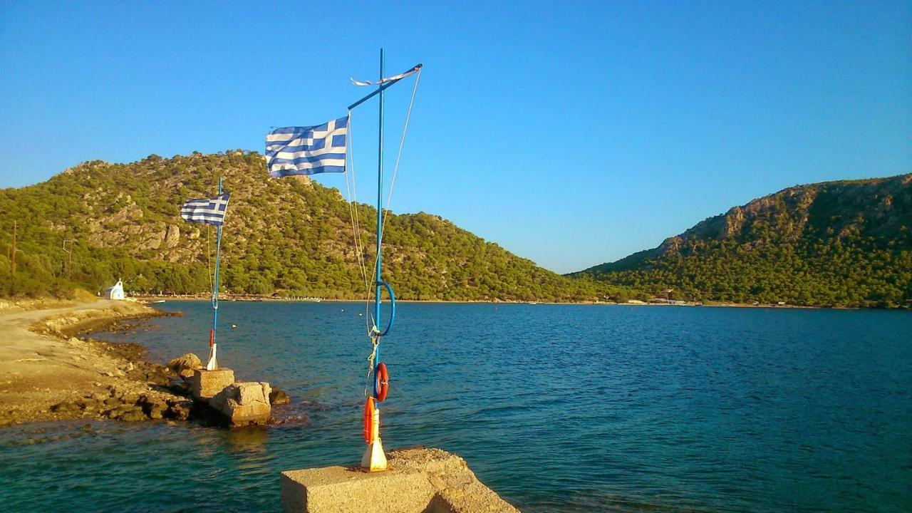 Beautiful House By The Sea,Loutraki Skaloma.ヴィラ エクステリア 写真
