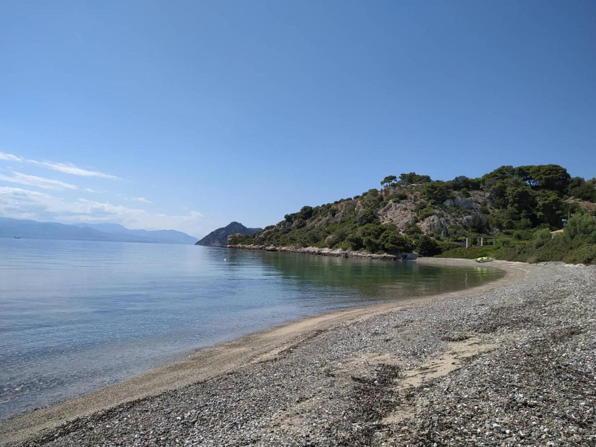 Beautiful House By The Sea,Loutraki Skaloma.ヴィラ エクステリア 写真